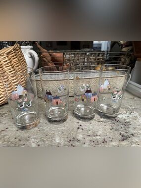 International Heartland Country Cottage 
Drinking Glasses — Set of 4